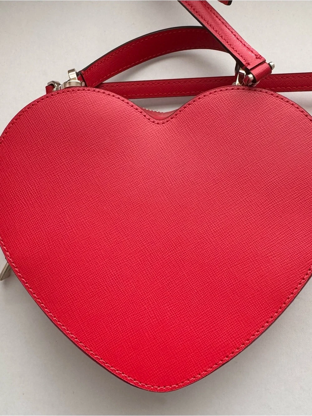 kate spade red heart-shaped crossbody - Picture 4 of 7